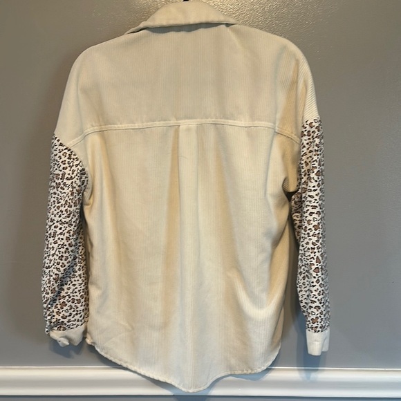 SHEIN Cream and Brown Utility Jacket with Animal Print - Picture 4 of 7